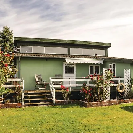 Three-bedroom Holiday In * Otterup